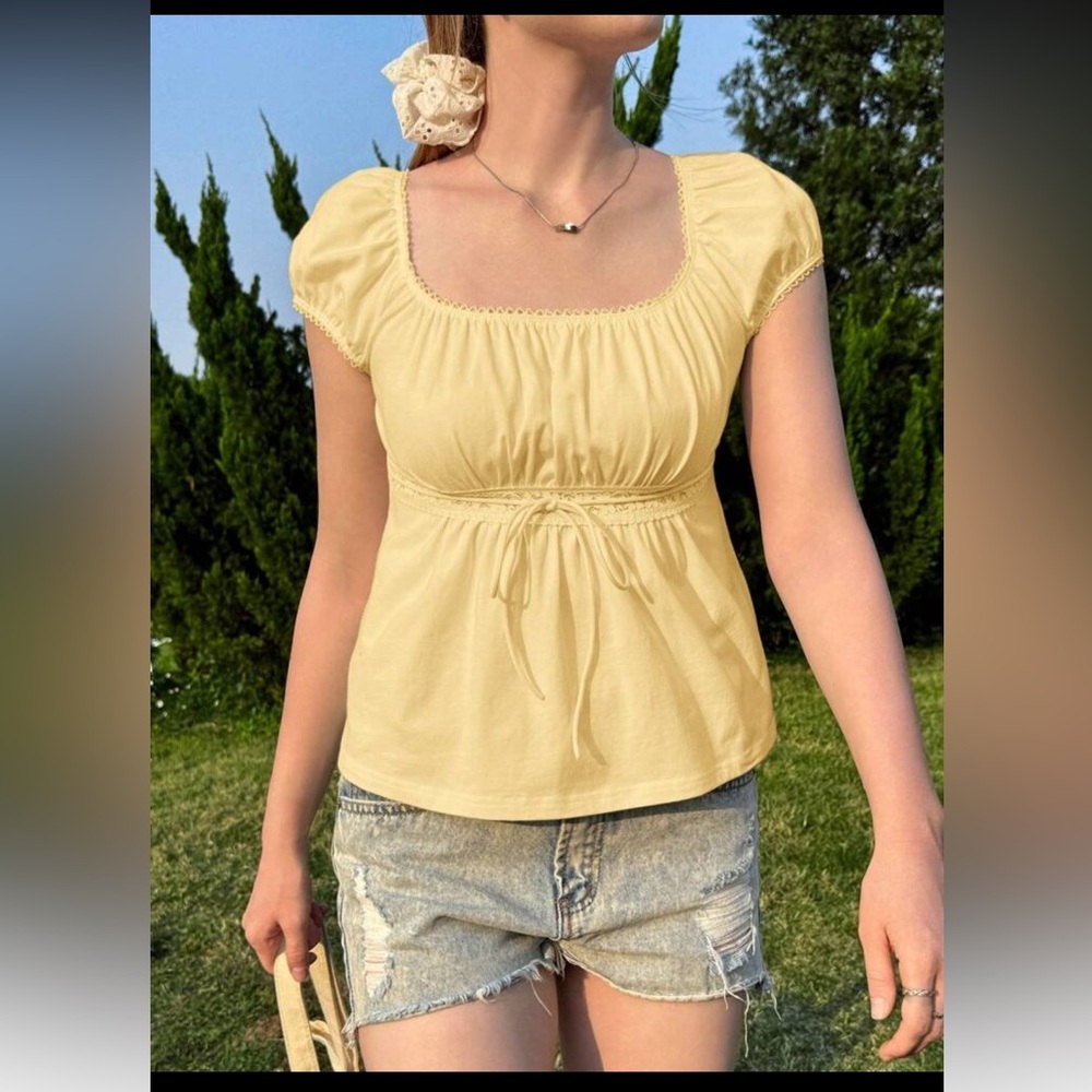 NWT Puff Cap Sleeve Eyelet Embroidery Shirt, Size Large, Yellow